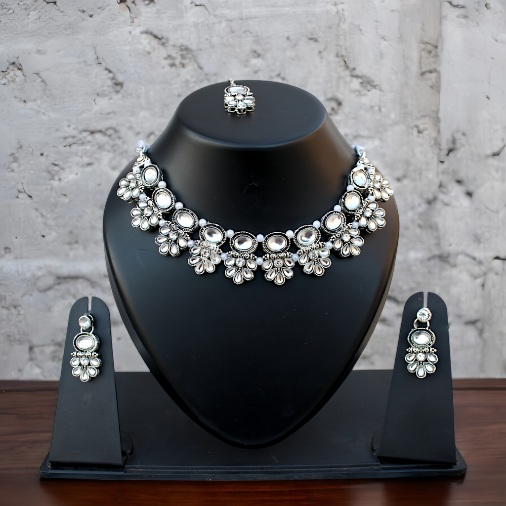 White Kundan Necklace Set